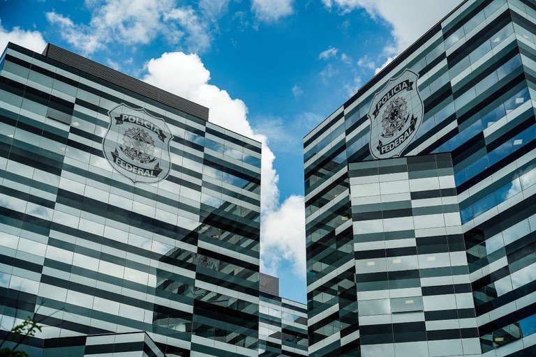 Polícia Federal abre concurso com 1.000 vagas e salários de até R$ 26,8 mil